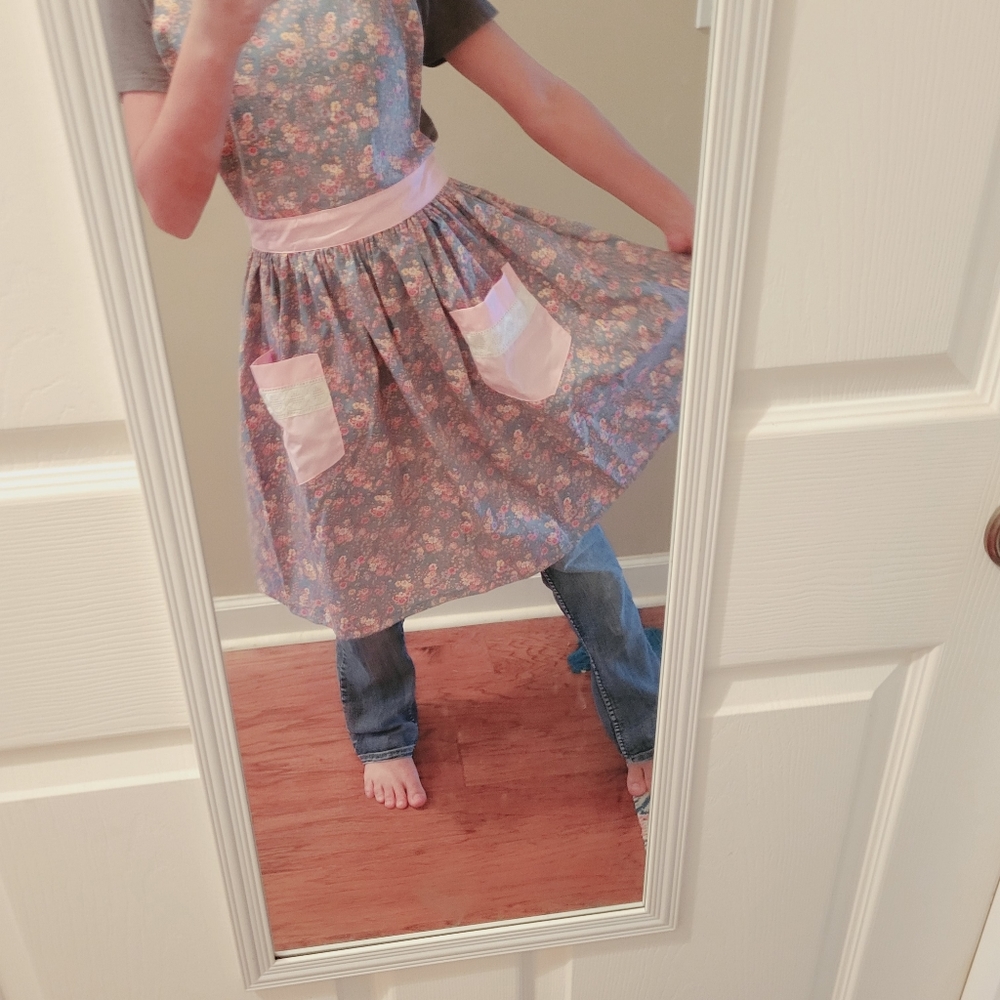 Full apron - Picture 4 of 8